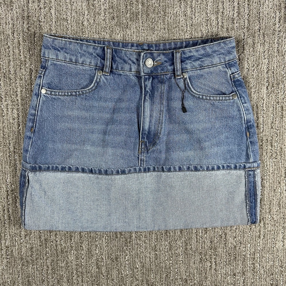 Ladies Boohoo Light‎ Wash Cuffed Western Style Denim mini Skirt US 4 Turkey